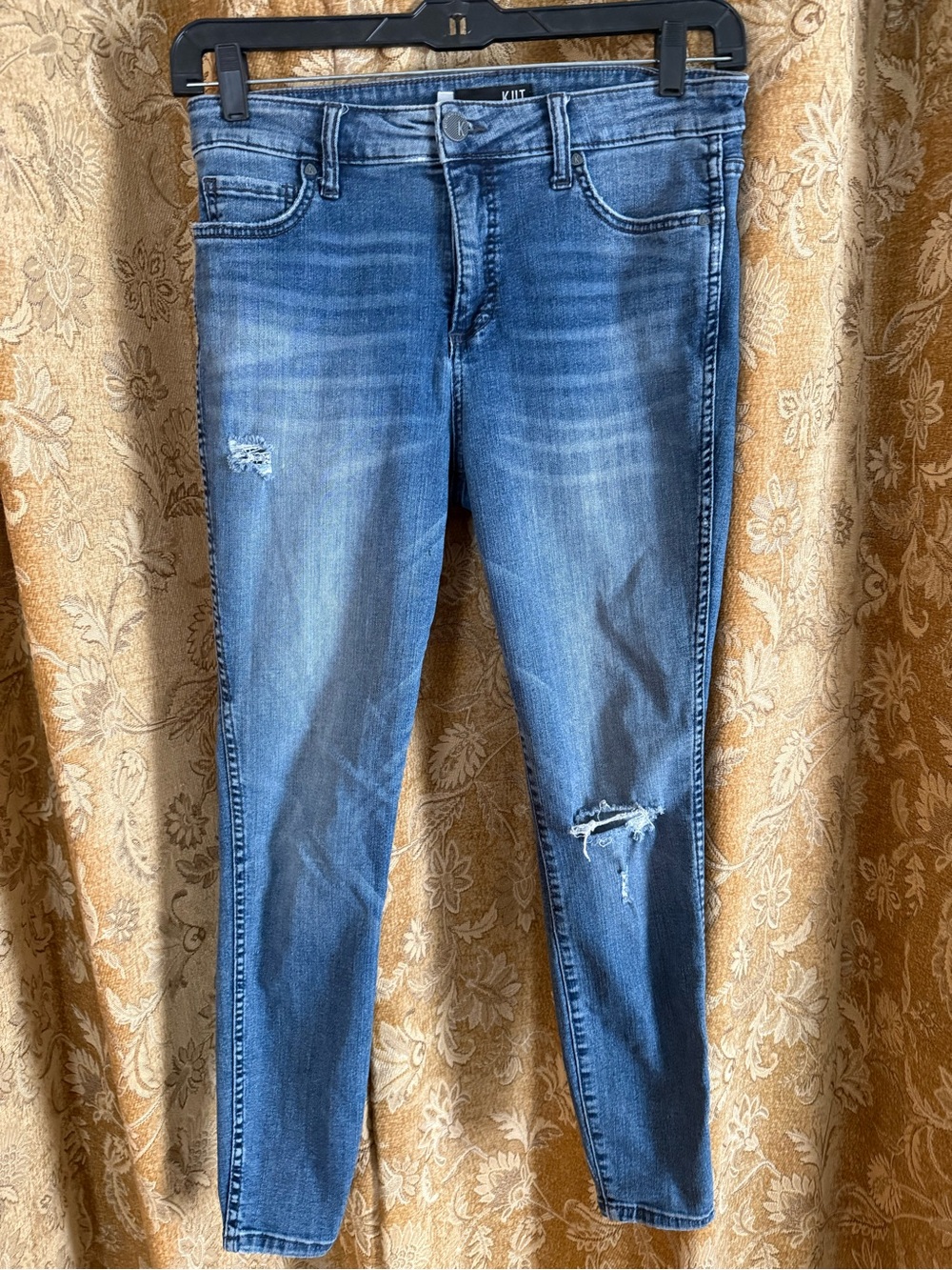 Kut from the Kloth Women's Medium Blue Distressed Skinny Jeans size 8
